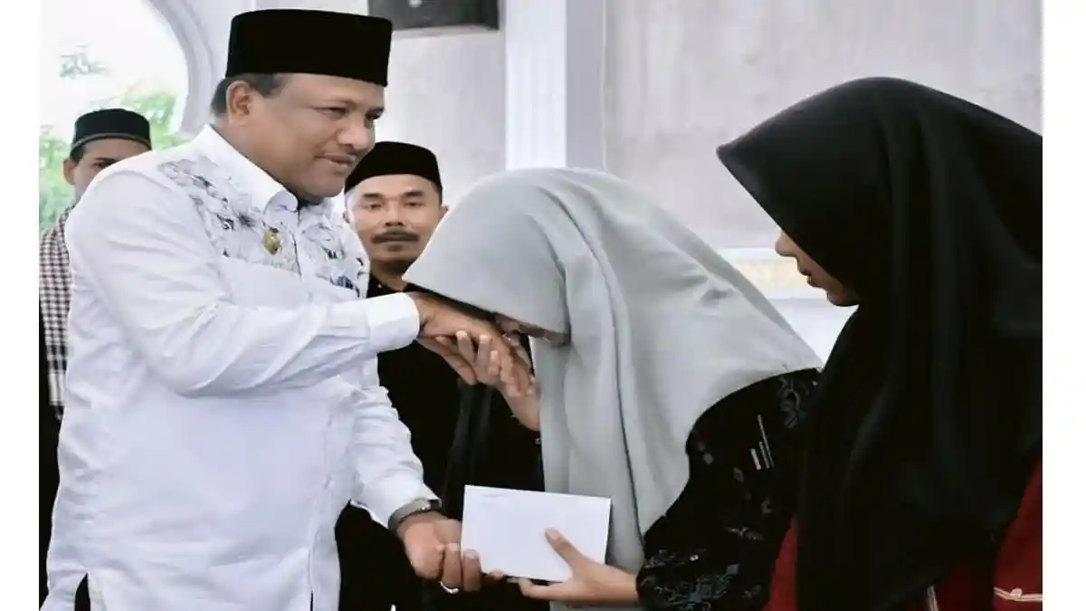 200 Anak Yatim Terima Santunan dari Gaji Pribadi Bupati Bireuen