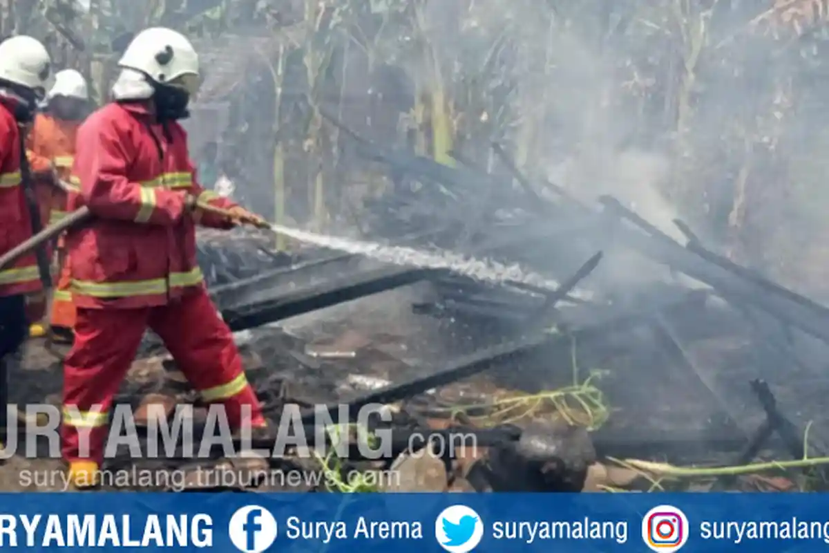 Lupa Matikan Tungku Api, Rumah Nenek Ratmi Di Bojonegoro Ludes Terbakar Saat Ditinggal Tidur