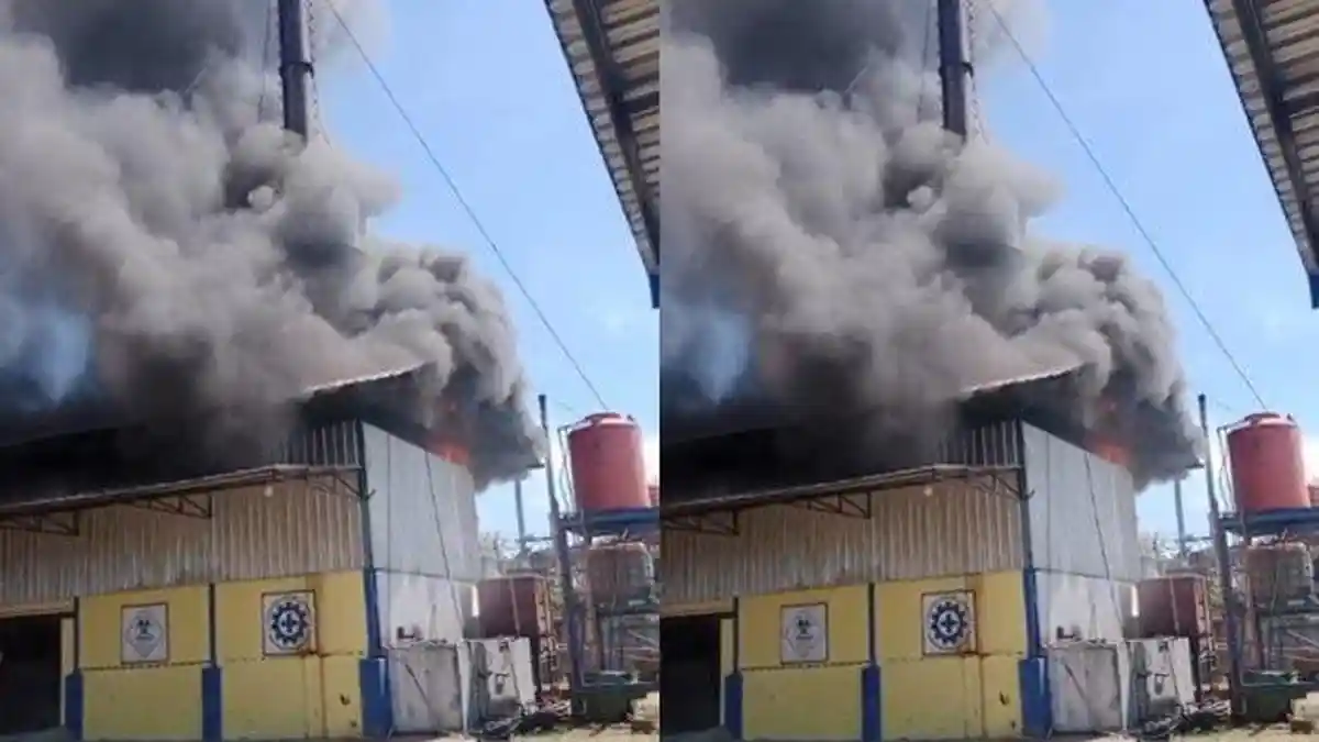 4 Armada Damkar Dikerahkan Padamkan Api, Gudang Pengelolaan Limbah Pemprov Sulawesi Selatan Terbakar