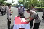 Serah-terima-jabatan-sejumlah-jabatan-strategis-di-lingkungan-Polres-Jembrana-Senin-115.jpg