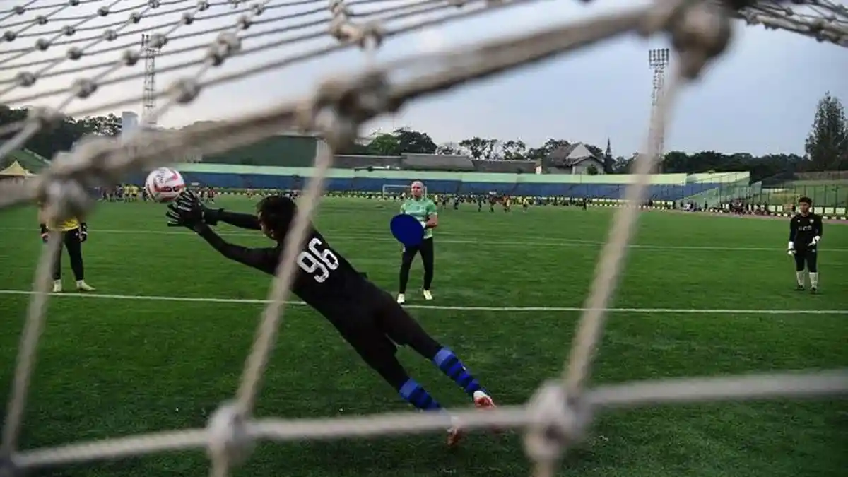 Luizinho Passos Asah Keterampilan 16 Kiper Akademi Persib Bandung Wujud Regenerasi