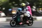 Keluarga Mudik Sepeda Motor