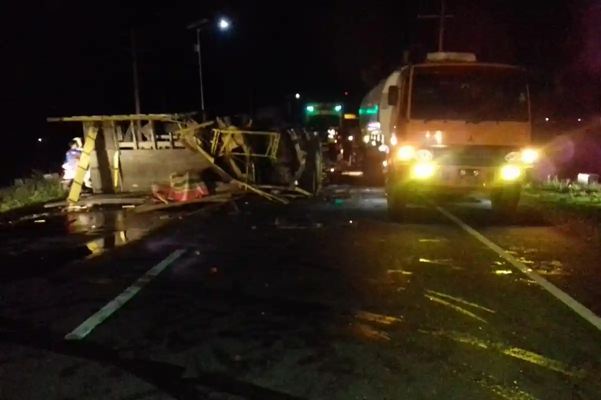 Truk Terlibat Tabrakan di Ruas Jalan Nasional Pidie, Dua Supir asal Bireuen Selamat