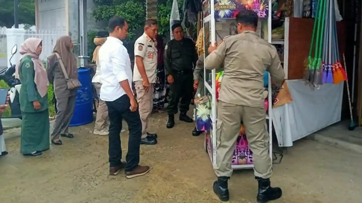 Mengandung Unsur Judi, Satpol PP dan WH Aceh Tamiang Mulai Tertibkan Mesin Capit Boneka