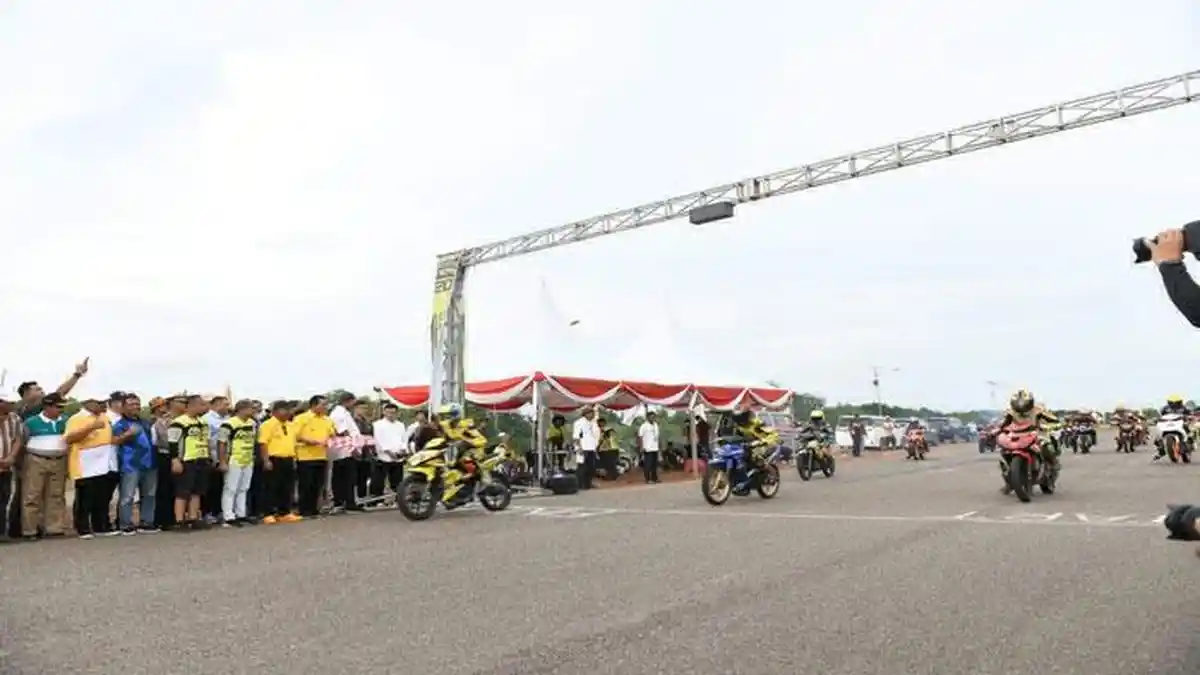 Ansar Antusias Buka Kejuaraan Balap Motor Piala Gubernur dan IMI Kepri di Dompak