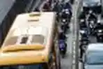 Motor Melanggar Jalur Busway