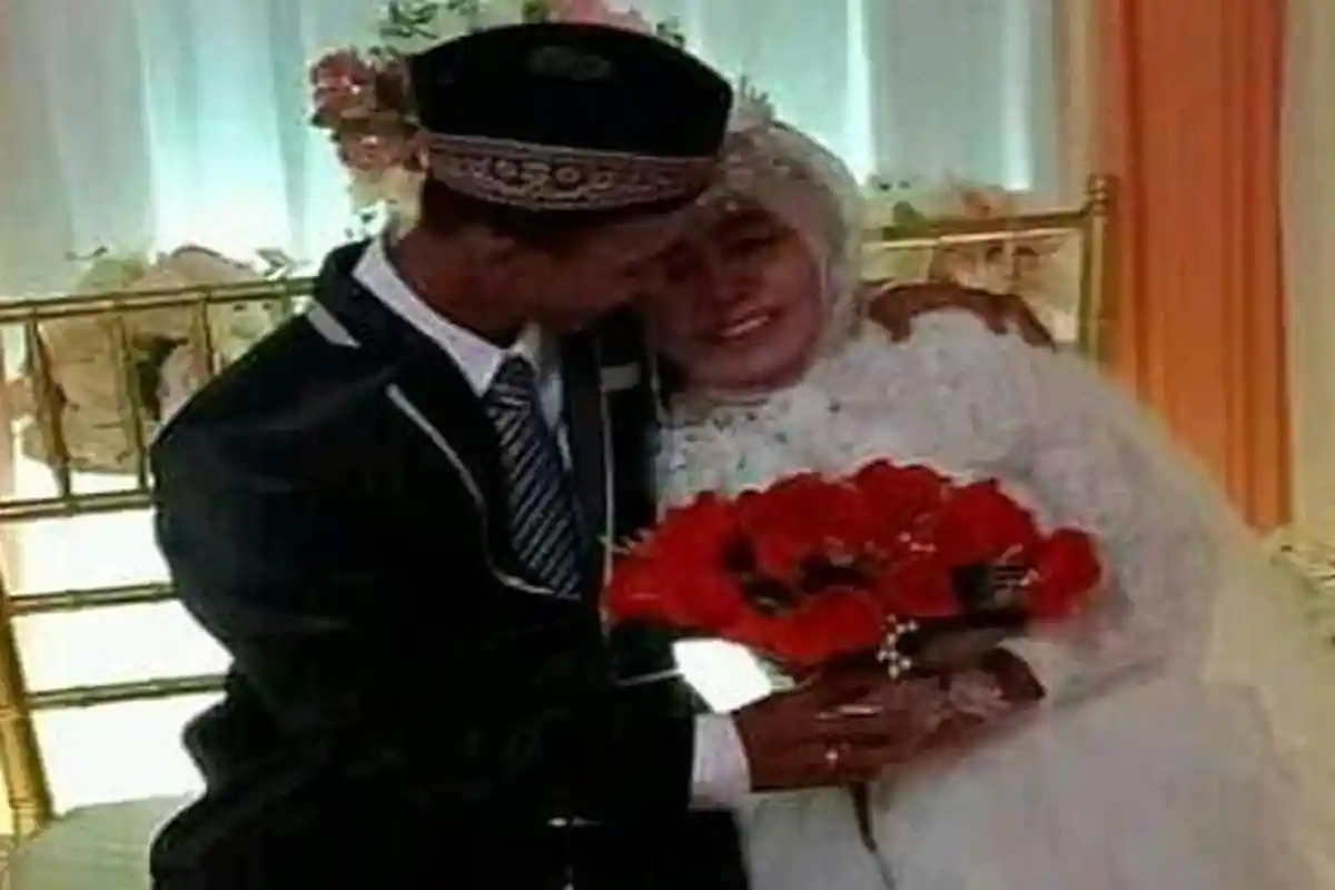 Berawal dari Saling Ejek karena Kelamaan Jomblo, Wanita 65 Tahun Temukan Jodoh Brondong 25 Tahun