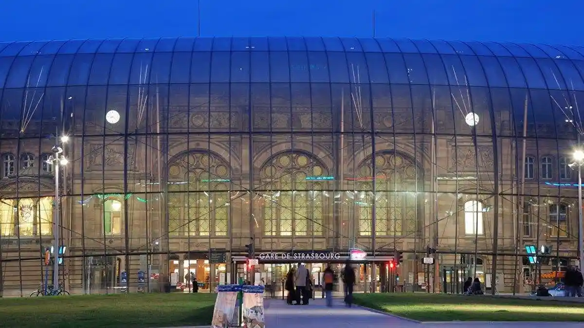 Setelah Penembakan Di Pasar Natal, Kini Giliran Stasiun Kereta Strasbourg Diancam Bom
