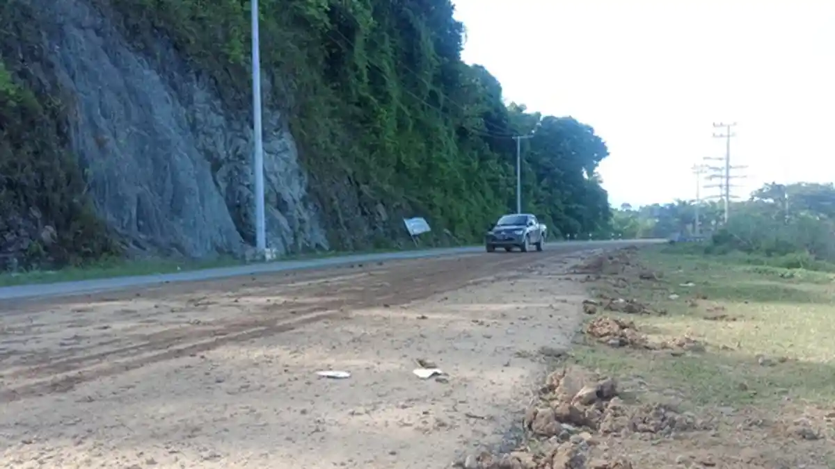 Masyarakat Aceh Jaya Keluhkan Jalan Rigah yang Dipenuhi Lumpur
