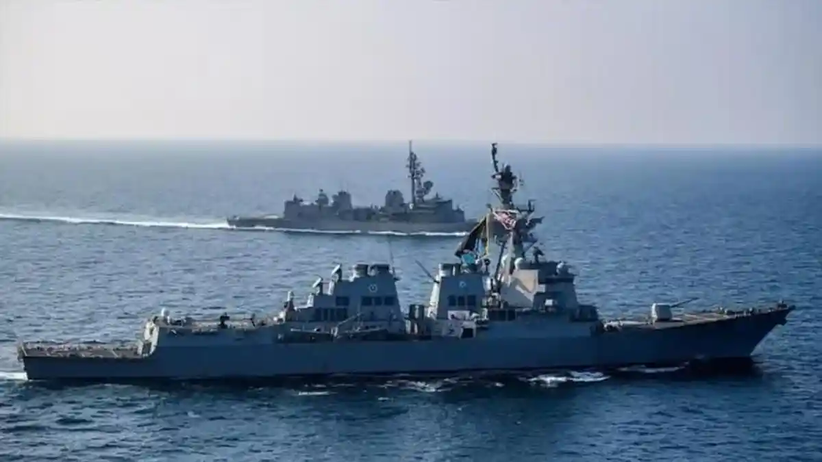 12 Kapal Perang AS Dikerahkan untuk Blokade Selat Hormuz, Iran Klaim Masih  Aman - Tribunlampung.co.id