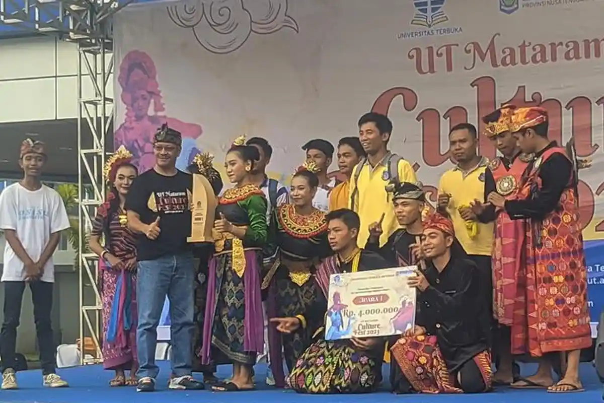 SMAN 1 Kopang Keluar sebagai Juara UT Mataram Culture Fest 2023