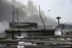 Melihat Kerusakan Kilang Minyak Kuba yang Terbakar