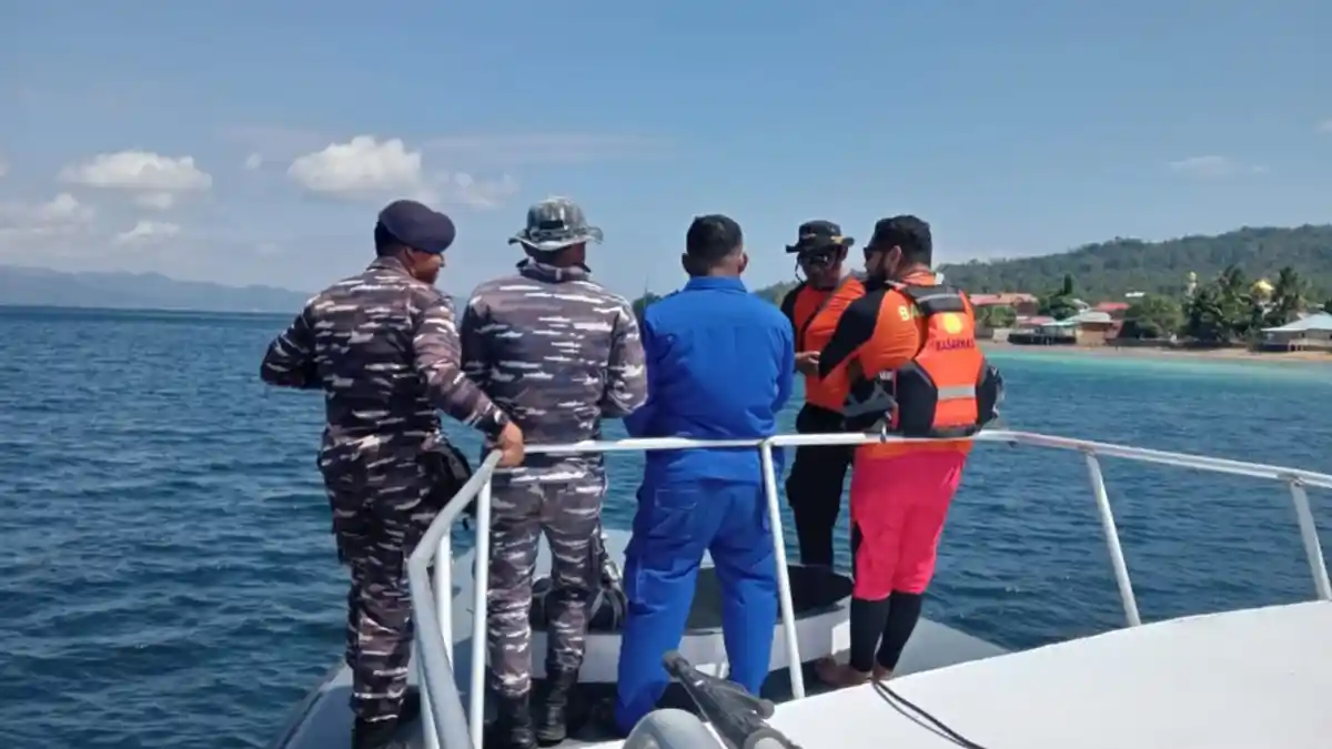 Basarnas Cari Anggota Saniri Negeri Booi yang Hilang Saat Perahu Terbalik di Perairan Saparua