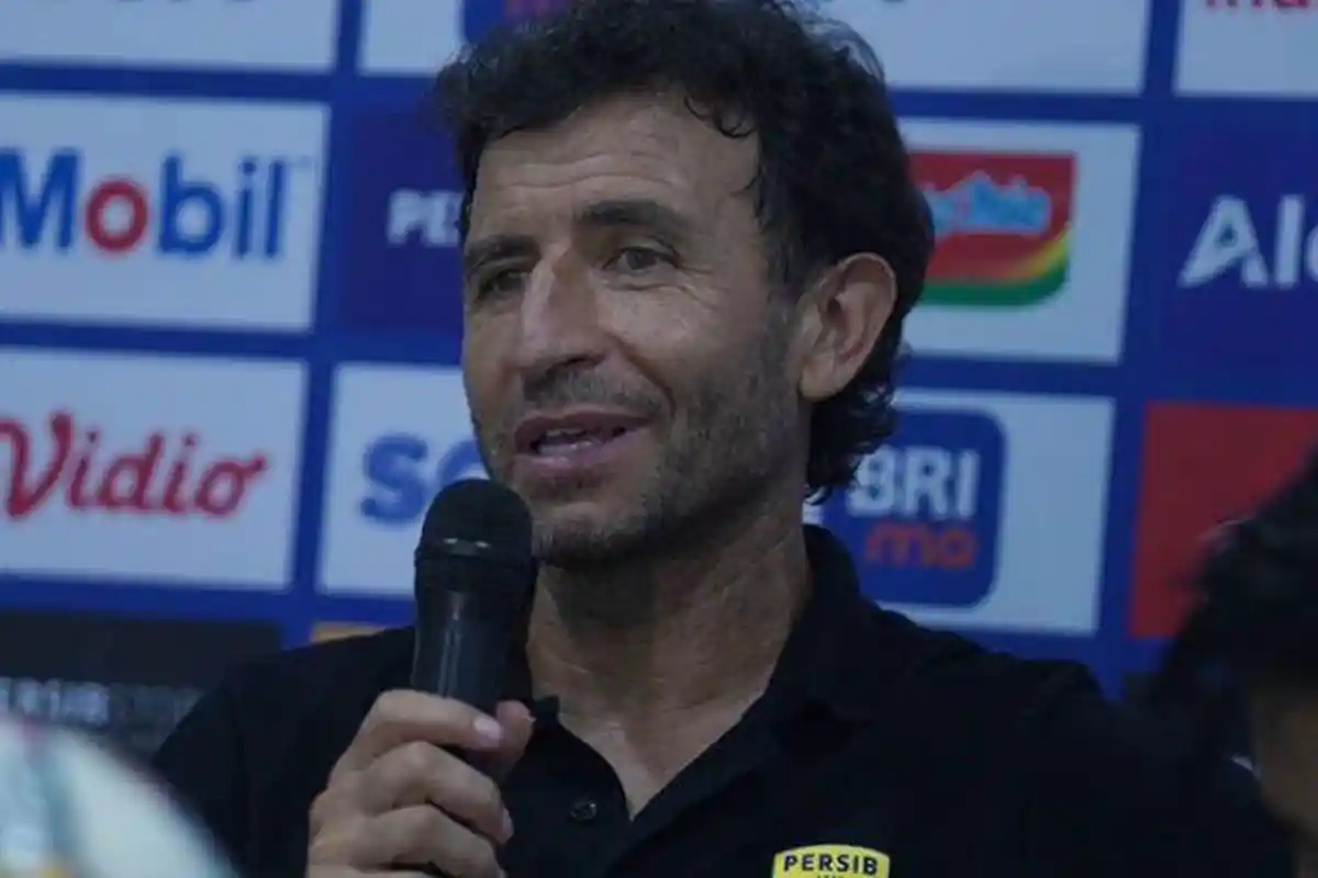 Luis Milla Beberkan Kunci Kemenangan Persib Bandung vs Persebaya Surabaya, Sanjung Pangeran Biru
