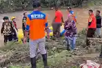 BPBD-Kabupaten-Probolinggo-menerjunkan-dua-perahu-karet-karena-jembatan-putus.jpg