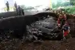 Memperkuat Tanggul Kali Cideng