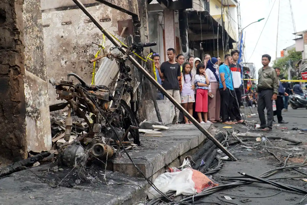 Terjunkan Tagana, Kemensos Bikin Dapur Umum untuk Para Pengungsi Kebakaran Plumpang