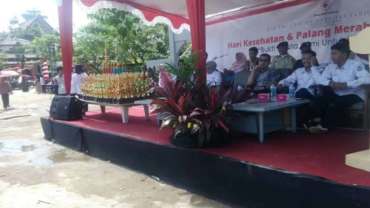UKM Blue Jacket Meriahkan Pembukaan HKPMS ke-XVII KSR PMI unit Untan