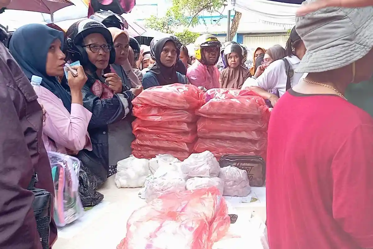 Jelang Idul Adha, Gerakan Pangan Murah Kota Tual Diserbu Warga