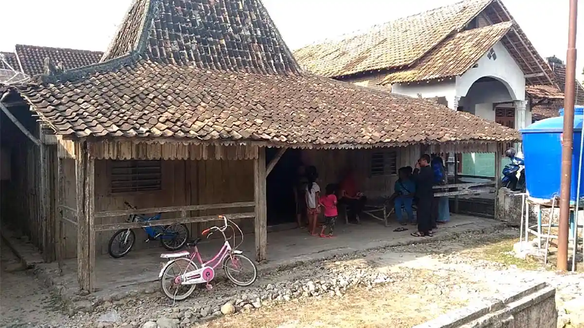 MISTERIUS, Kisah Kasrin si Tukang Becak Naik Haji, Bermula dari Secarik Kertas
