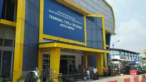 Suasana-Terminal-Jatijajar-Depok-pada-H-8-Lebaran-Idulfitri.jpg