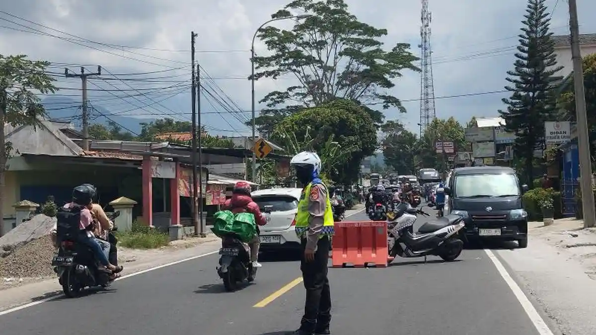 One Way di Nagreg Sudah 3 Kali Diterapkan, Imbas Padatnya Arus Lalin Dari Limbangan Garut ke Bandung