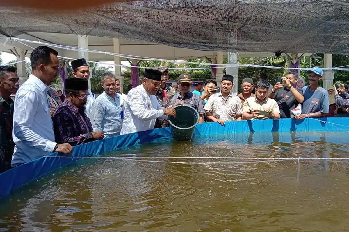 Pj Bupati Abdya Resmikan Kolam Bioflok, 2023, Janji Usul Rp 2,5 Miliar untuk 200 Kolam Bioflok Lagi 