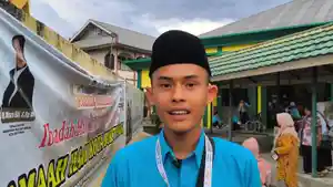 Raut-wajahnya-tampak-sumringah-usai-keluar-dari-Aula-Kedatangan-pd.jpg