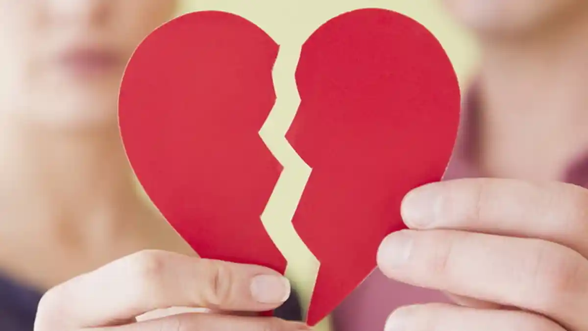 3 Tipe Zodiak setelah Putus Cinta, Ada yang Masih Berharap Balikan sama Mantan Lho
