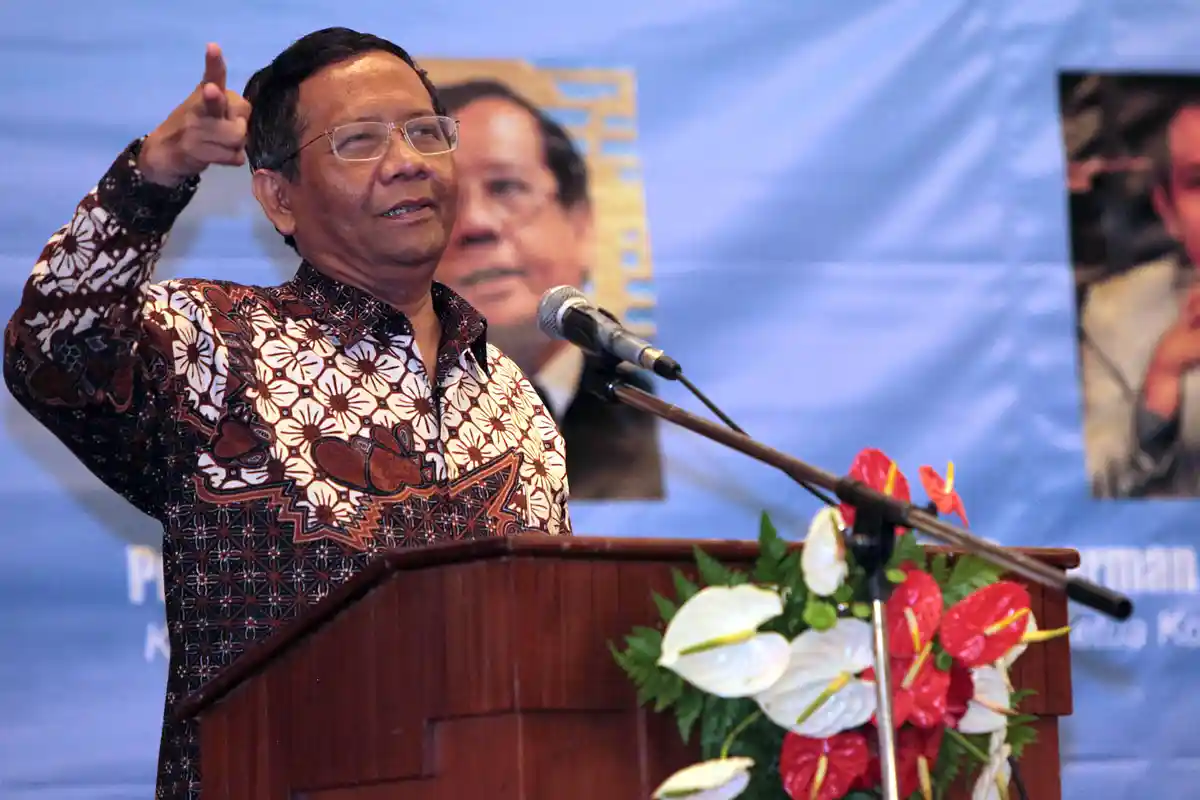 Mahfud tak Terima Pemberian Akil Kecuali Obat Asam Urat