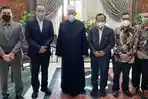 tuan-guru-bajang-bersama-delegasi-indonesia-di-al-azhar_01.jpg