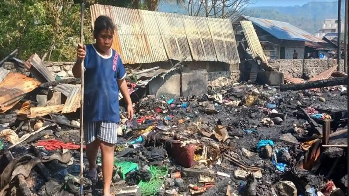 Kebakaran di Wetabua Alor Hanguskan 8 Kamar Kos