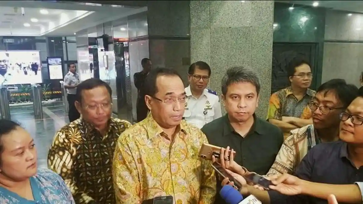 Aturan Ojek Online Berlaku Besok, Ini Respons Gojek dan Grab