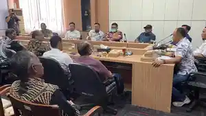 Hearing-Komisi-I-DPRD-Sukoharjo-terkait-persoalan-Desa-Gedangan.jpg