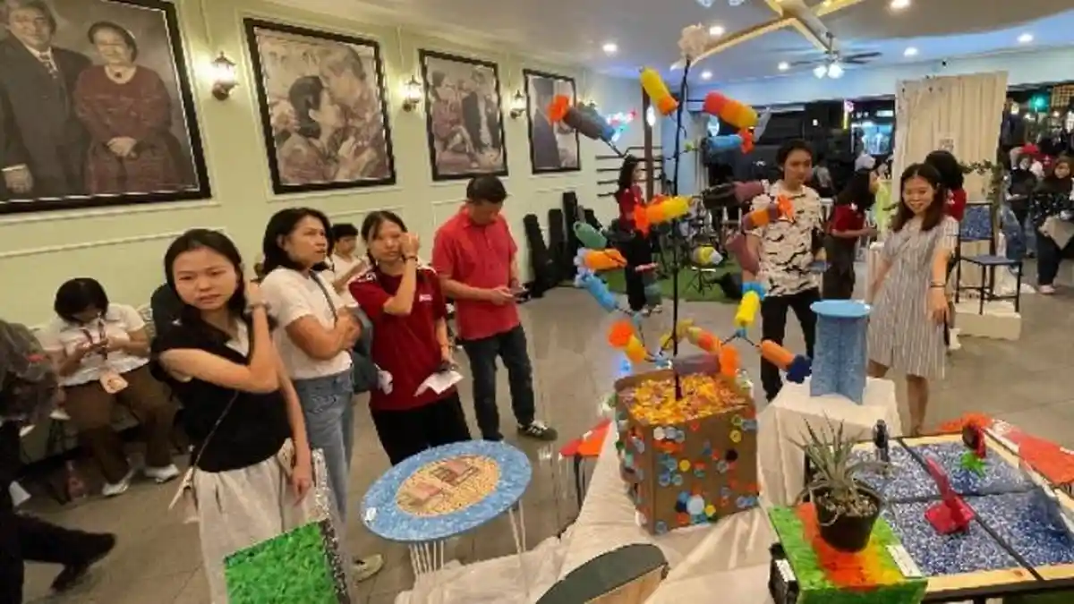 Warga Gadingkasri Kota Malang Bareng BINUS University Sukses Dongkrak Nilai Jual Limbah Plastik