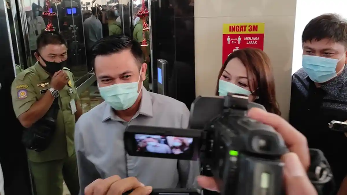 Heboh Video Dugaan JAK Selingkuh, JAK Perlihatkan Cincin Kawin, MEP: Amin Mohon Doanya