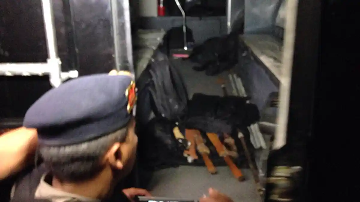 Polda Bali Amankan Senjata Tajam dari Kantor Sebuah Ormas