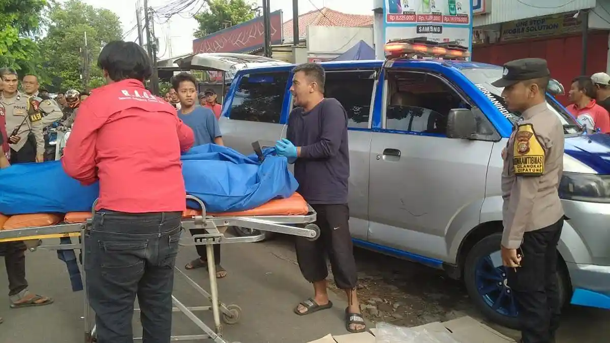 Kecelakaan Hari ini, Pemotor di Jaktim Tewas Dilindas Angkot JakLingko Jurusan PGC-Cilangkap
