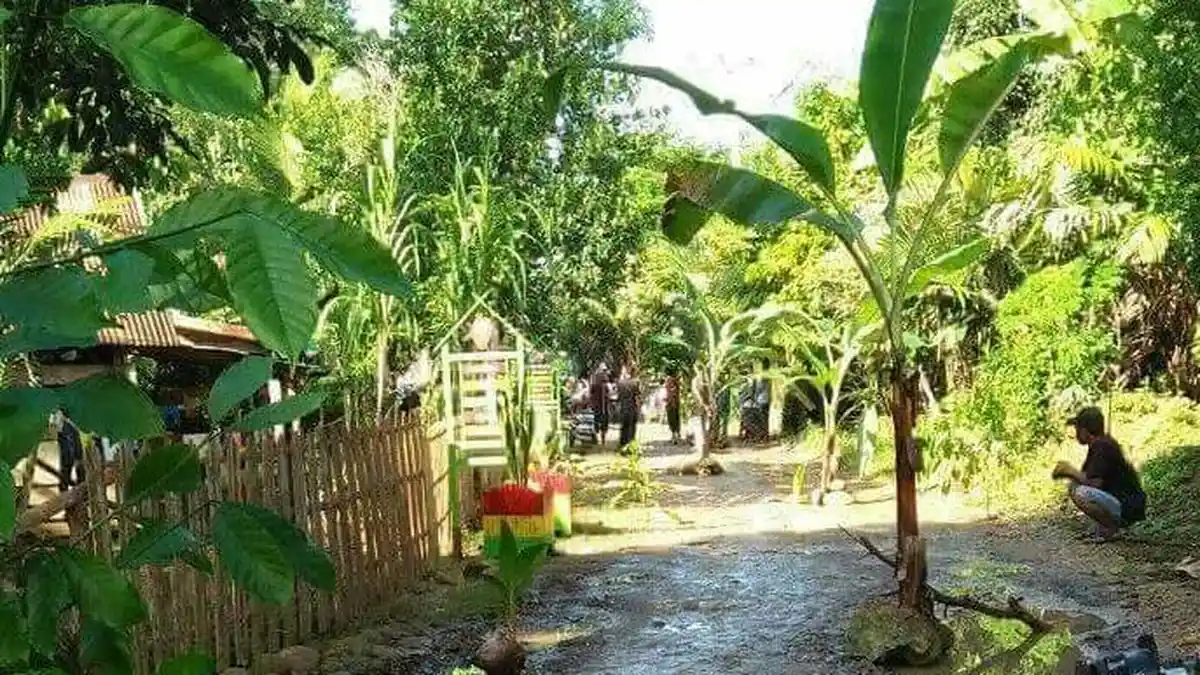 Jalan Desanya Tak Kunjung Diaspal, Warga Swatani Bulukumba Protes Dengan Cara Ini