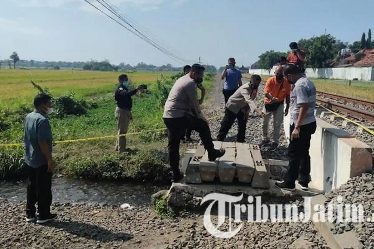 Habiskan Malam, Satpam di Probolinggo Ajak Teman Wanita Minum Arak di Pembatas Rel, Ending Tragis