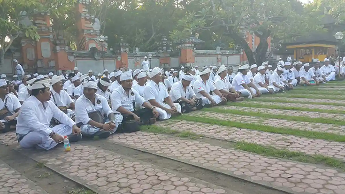 Tiga Ormas di Bali Sembahyang di Pura Jagatnatha, Deklarasikan Perdamaian