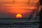 Menikmati Senja di Pantai Lampuuk