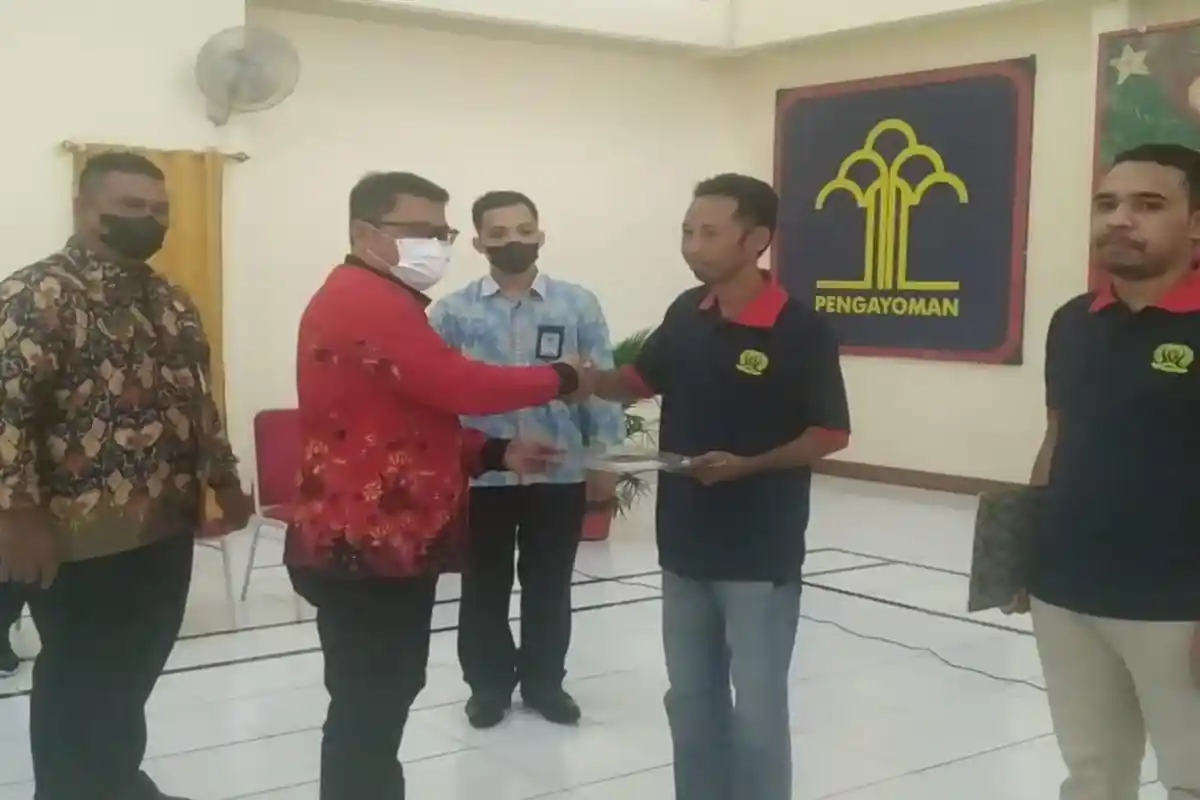 Di Hari Natal Dua Napi Lapas Kelas IIA Jember Dapat Remisi