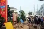 Warga melihat asal Ledakan SPBU Palmerah