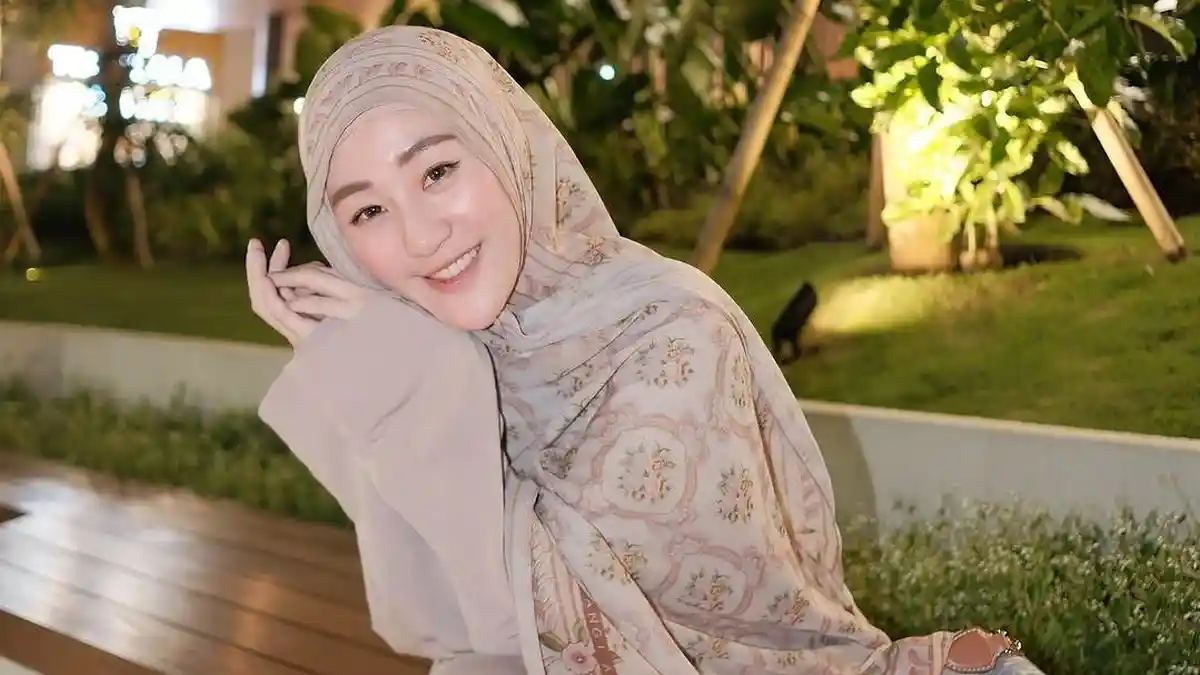 Mantap Pilih Bercerai, Larissa Chou dan Ikram Rosadi Ternyata Sudah 9 Bulan Pisah Rumah - Tribunsumsel.com