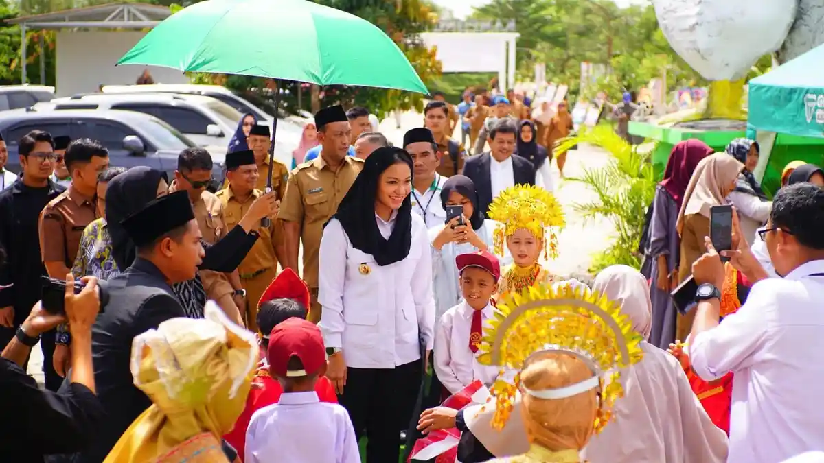 Bupati Dharmasraya Resmikan Kampung Inggris, 75 Siswa SMP Terpilih akan Mengikuti Secara Gratis