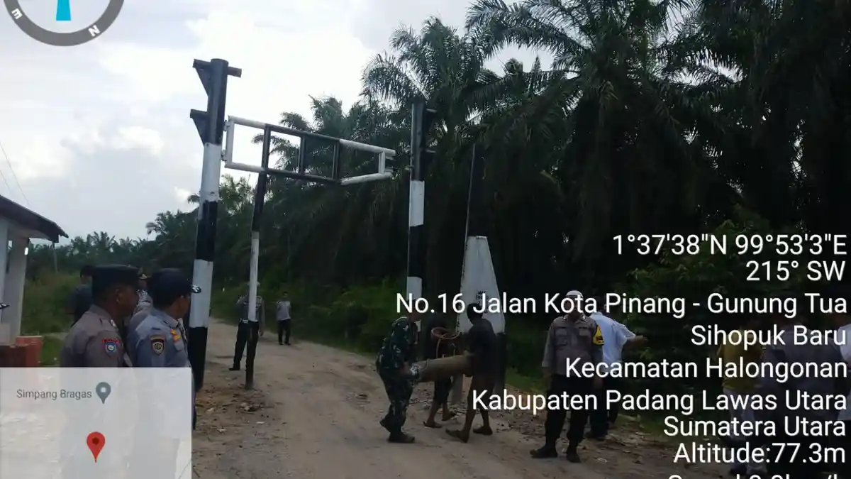 Usai MoU, Portal Jalan di Desa Sihopuk Baru Paluta Dibuka