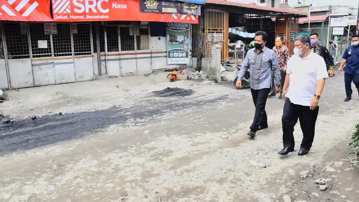 Wabup Deli Serdang Ali Yusuf Siregar Tinjau Perbaikan Jalan di Kecamatan Sunggal