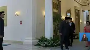 Momen-Prabowo-Persilakan-Megawati-Berjalan-Depan-Gibran-Tapi-Ditolak-Dampingi-R1-di-Hari-Pancasila.jpg