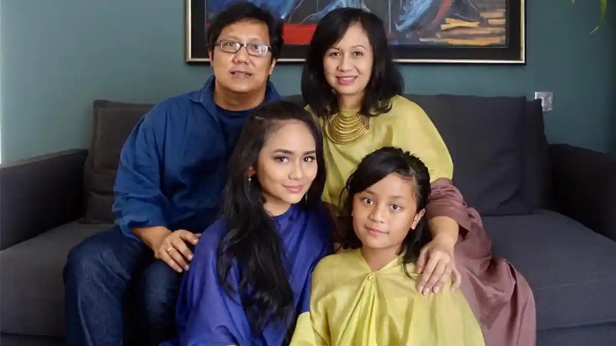 Ngaku Jadi Ayah yang Asik, Erwin Gutawa Tak Larang Gita Gutawa Pacaran!